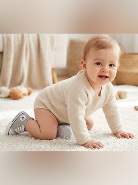 Baby baby grey and white light unisex laced baby sneakers, brand new, size 1